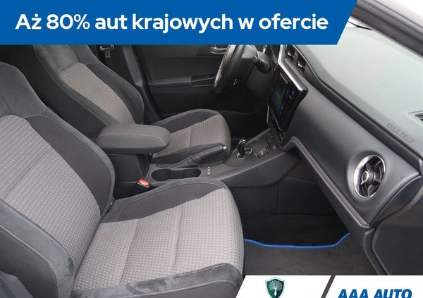 Toyota Auris cena 77000 przebieg: 44040, rok produkcji 2017 z Jedwabne małe 301
